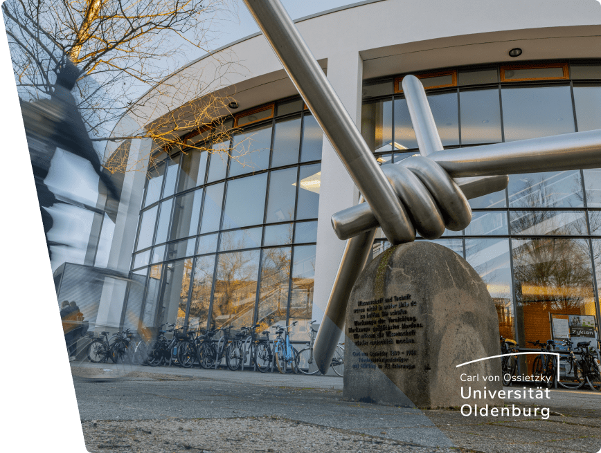 Photo of the Carl von Ossietzky Memorial on the campus of the University of Oldenburg and an image of the University of Oldenburg logo.