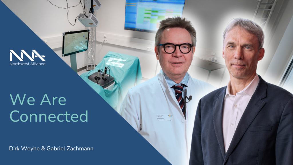 Dirk Weyhe und Gabriel Zachmann, im Hintergrund ein OP-Saal