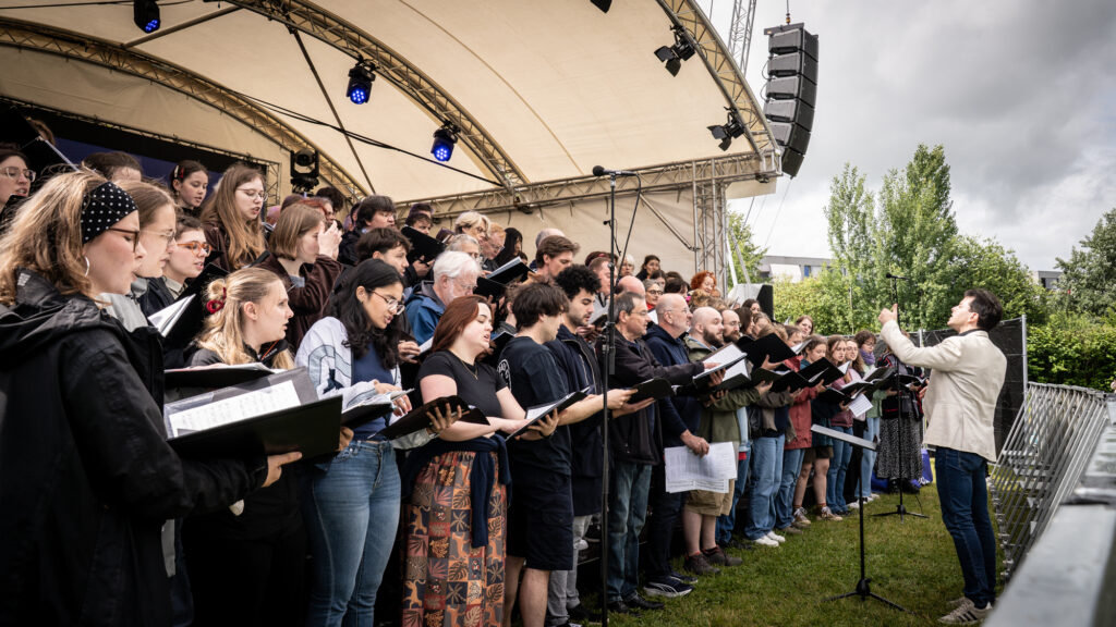 Der Chor der Universität Bremen begeisterte das Publikum im Campuspark.