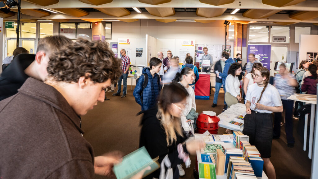 Großer Andrang beim OPEN CAMPUS: Zahlreiche Gäste nutzten die Gelegenheit, die Vielfalt der Universität Bremen kennenzulernen.